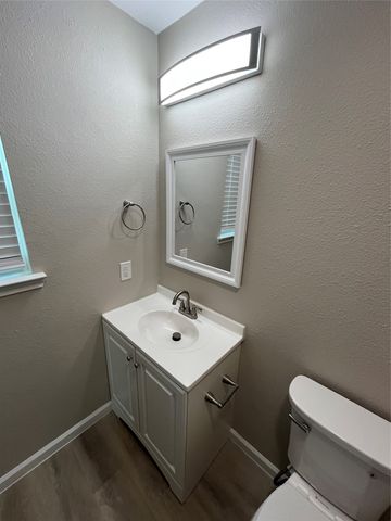 9615 Oak Gate Lane, Dallas, TX 75217