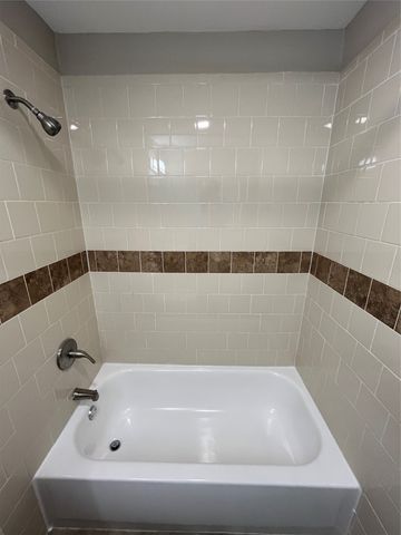 9615 Oak Gate Lane, Dallas, TX 75217