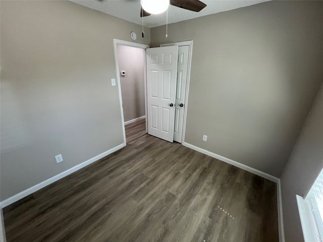 9615 Oak Gate Lane, Dallas, TX 75217