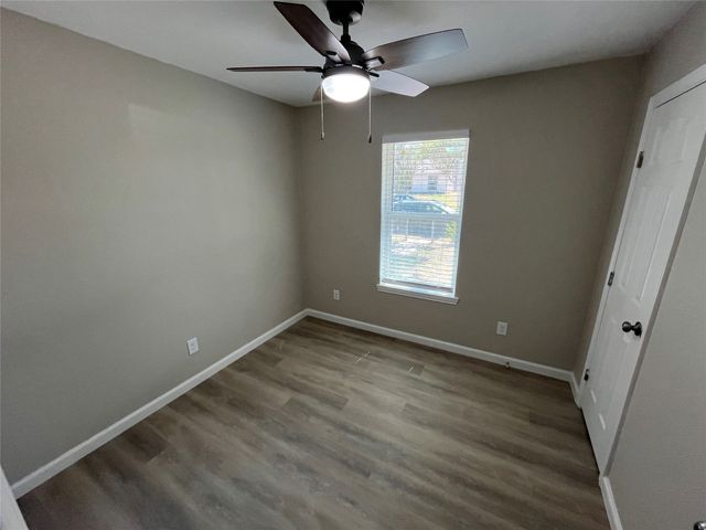 9615 Oak Gate Lane, Dallas, TX 75217