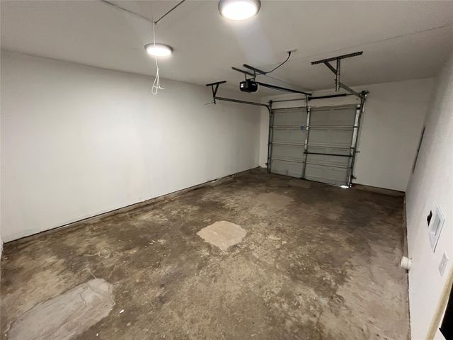 9615 Oak Gate Lane, Dallas, TX 75217