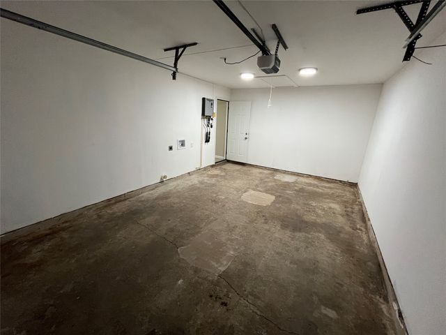 9615 Oak Gate Lane, Dallas, TX 75217