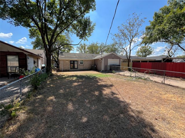 9615 Oak Gate Lane, Dallas, TX 75217
