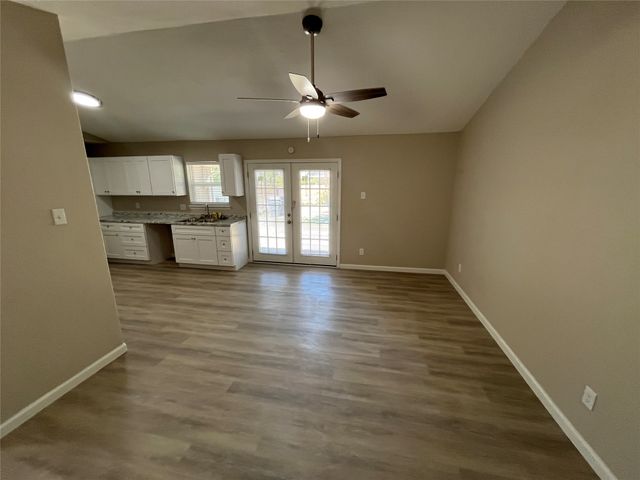 9615 Oak Gate Lane, Dallas, TX 75217