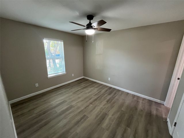 9615 Oak Gate Lane, Dallas, TX 75217