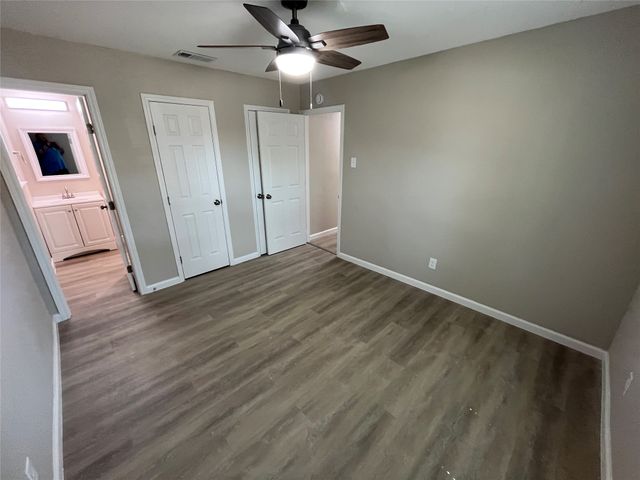 9615 Oak Gate Lane, Dallas, TX 75217