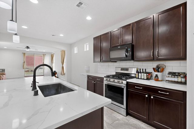 3517 Llano Vista Loop NE, Rio Rancho, NM 87124