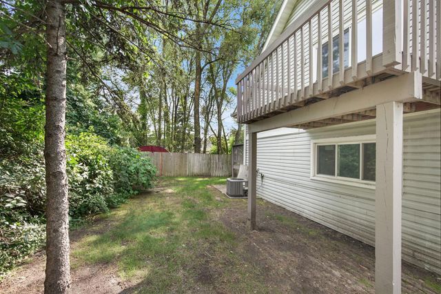 885 70th Avenue N, Brooklyn Center, MN 55430