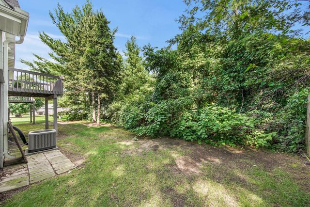 885 70th Avenue N, Brooklyn Center, MN 55430