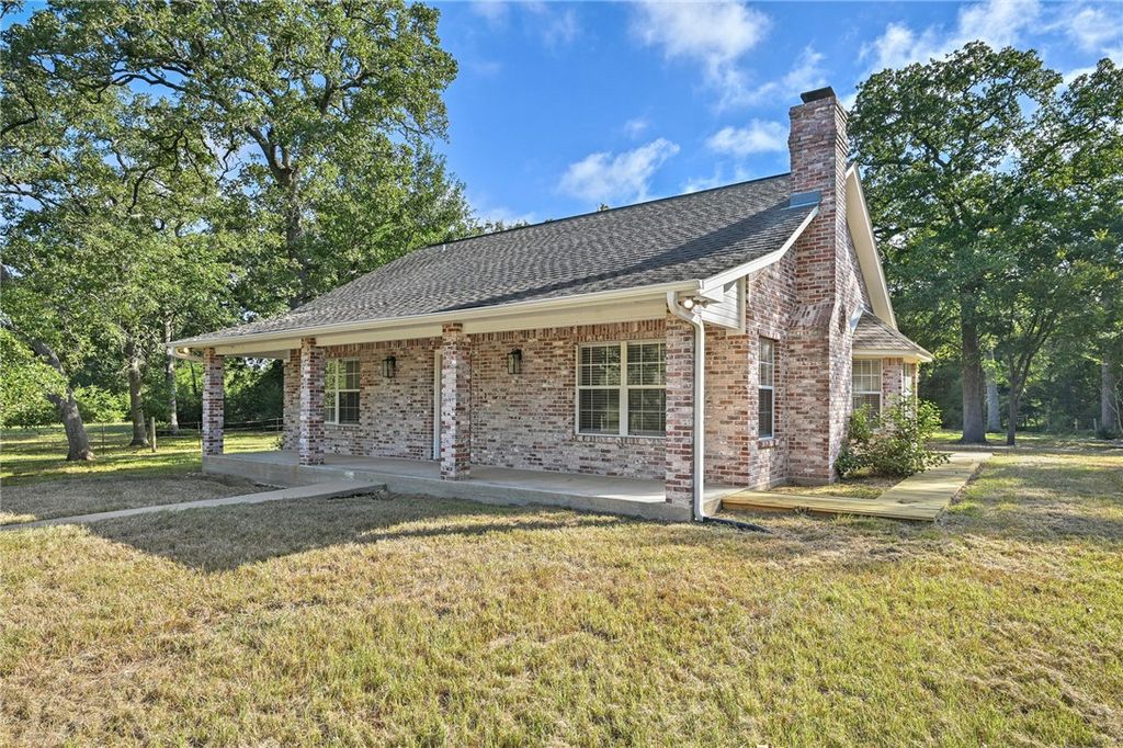 8688 Treebrook Lane, Bryan, TX 77808 — photo 2