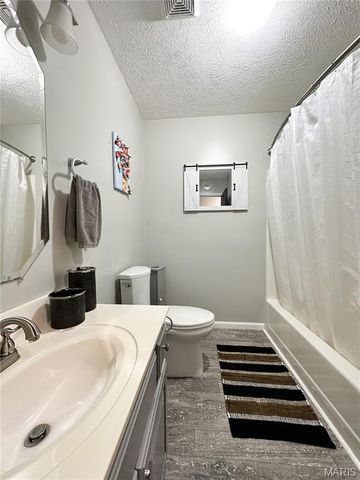 1100 S Gertrude Street, Salem, MO 65560