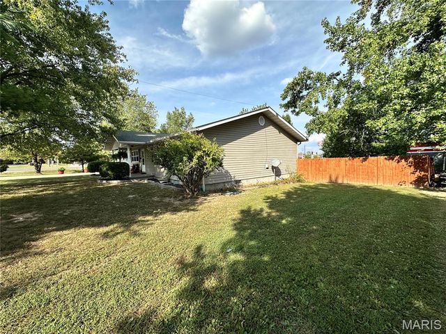 1100 S Gertrude Street, Salem, MO 65560