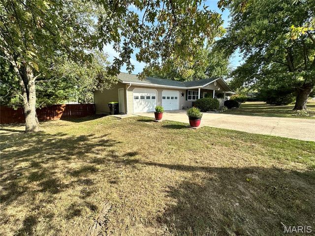 1100 S Gertrude Street, Salem, MO 65560