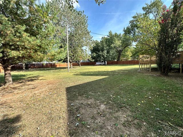 1100 S Gertrude Street, Salem, MO 65560