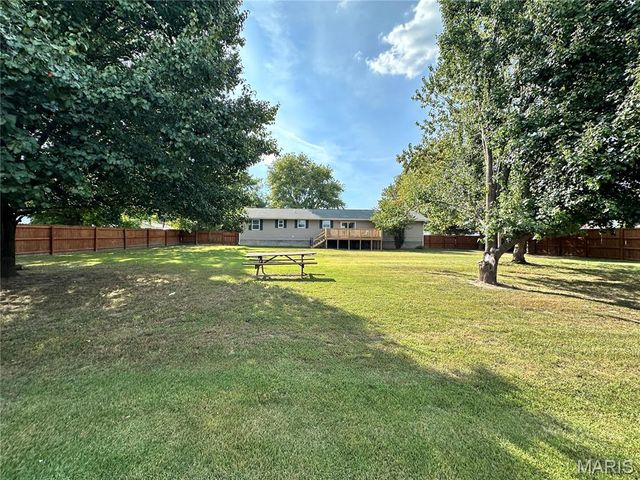 1100 S Gertrude Street, Salem, MO 65560