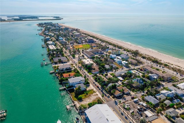 1805 PASS-A-GRILLE WAY, St Pete Beach, FL 33706