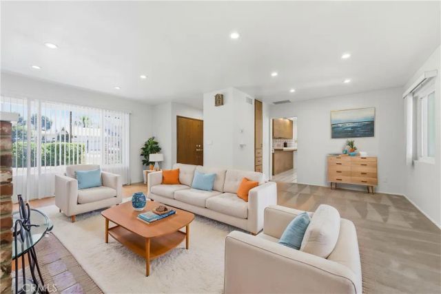 13677 Fellows, Sylmar, CA 91342