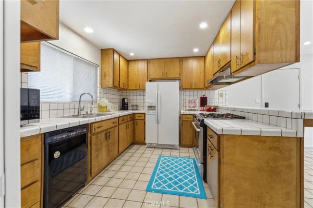 13677 Fellows, Sylmar, CA 91342