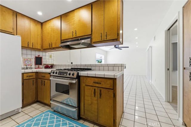 13677 Fellows, Sylmar, CA 91342