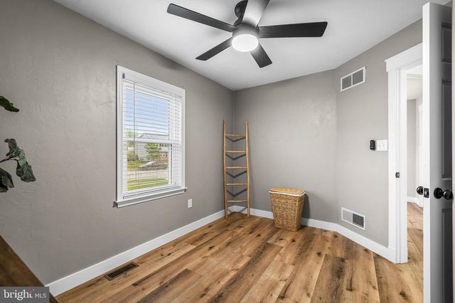 106 DAKOTA DR, Hanover, PA 17331