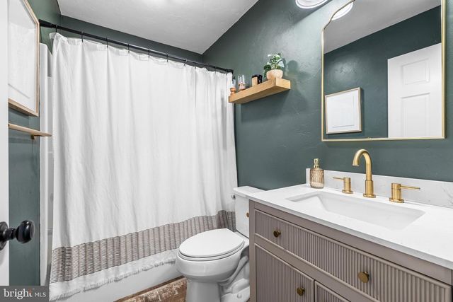 106 DAKOTA DR, Hanover, PA 17331