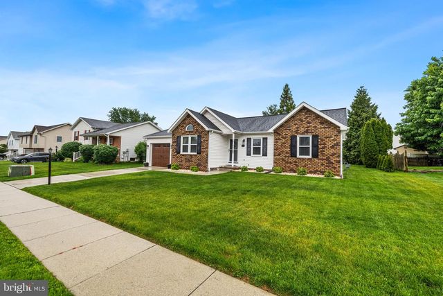 106 DAKOTA DR, Hanover, PA 17331