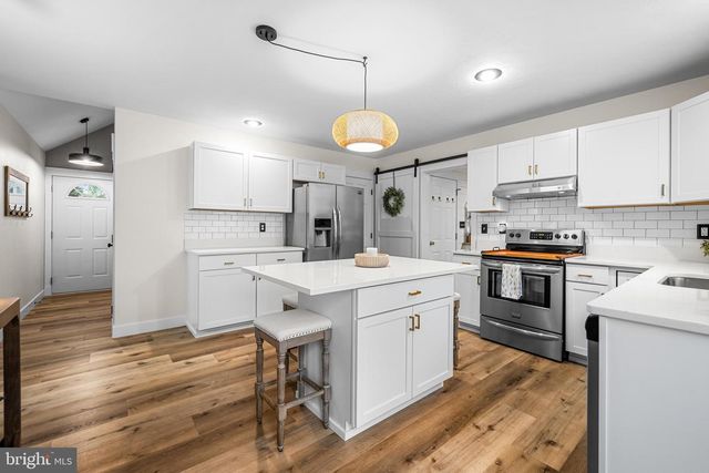106 DAKOTA DR, Hanover, PA 17331