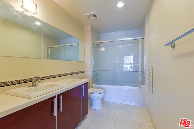 848 Irolo Street 308, Los Angeles, CA 90005