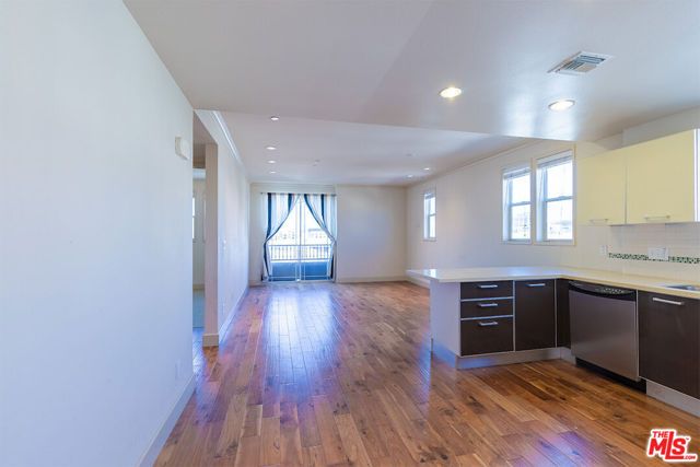 848 Irolo Street 308, Los Angeles, CA 90005