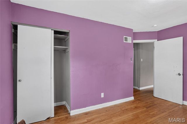 8643 Belcrest Lane, St John, MO 63114
