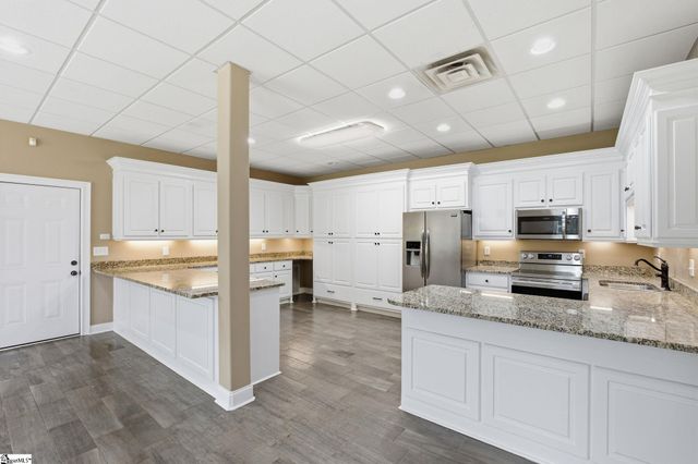 215 Log Shoals Road, Greenville, SC 29605