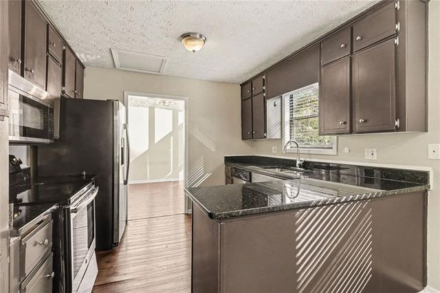 10780 Shagbark Trail, Roswell, GA 30075