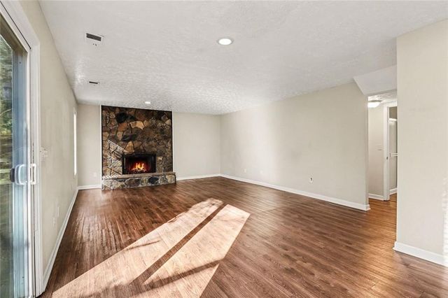 10780 Shagbark Trail, Roswell, GA 30075