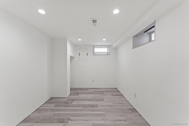 2577 Buckingham Avenue, Birmingham, MI 48009