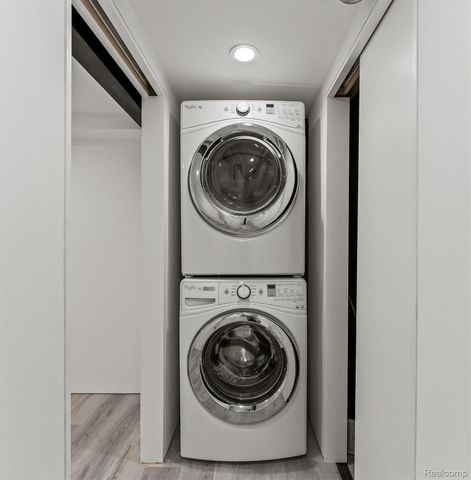 2577 Buckingham Avenue, Birmingham, MI 48009