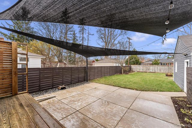 2577 Buckingham Avenue, Birmingham, MI 48009