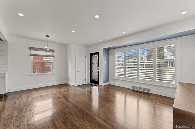 2577 Buckingham Avenue, Birmingham, MI 48009