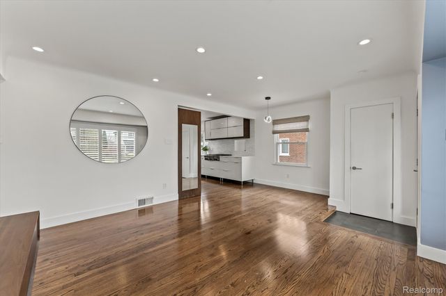 2577 Buckingham Avenue, Birmingham, MI 48009