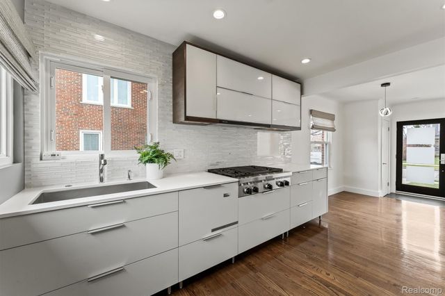 2577 Buckingham Avenue, Birmingham, MI 48009