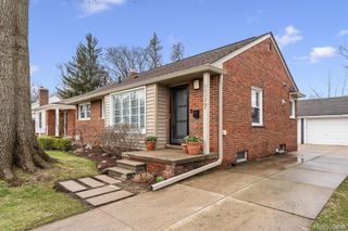 2577 Buckingham Avenue, Birmingham, MI 48009