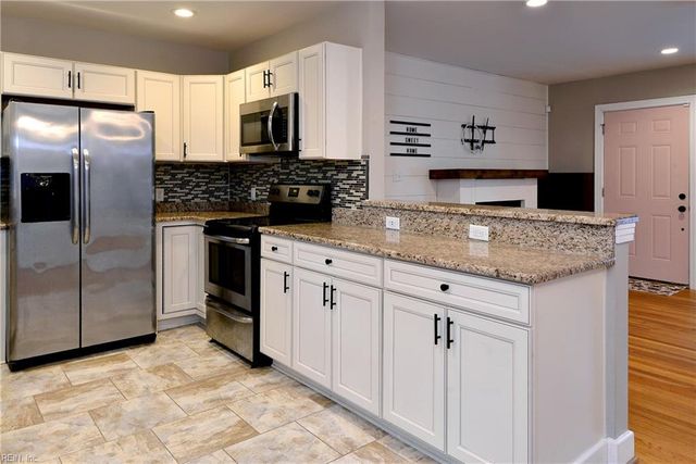 11 N Greenfield AVE, Hampton, VA 23666