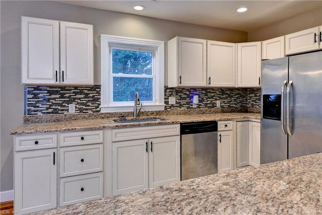 11 N Greenfield AVE, Hampton, VA 23666