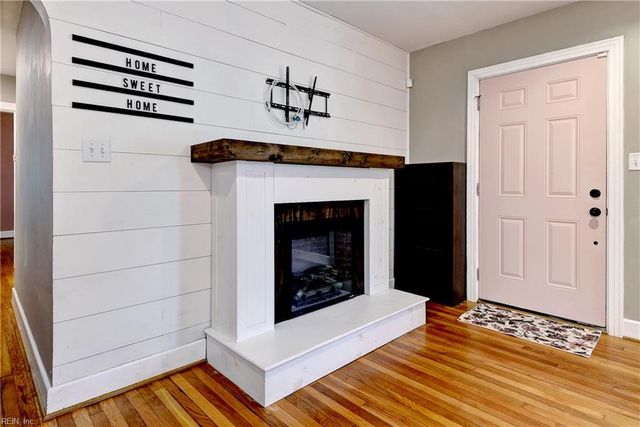 11 N Greenfield AVE, Hampton, VA 23666