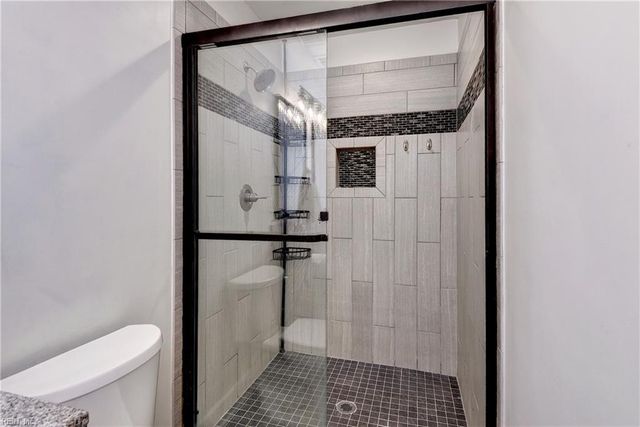 11 N Greenfield AVE, Hampton, VA 23666