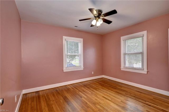 11 N Greenfield AVE, Hampton, VA 23666