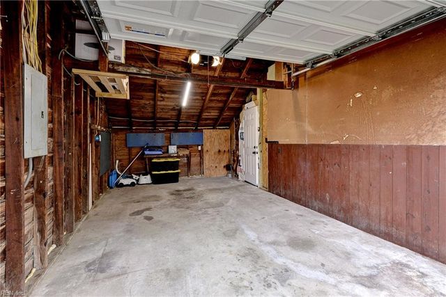 11 N Greenfield AVE, Hampton, VA 23666