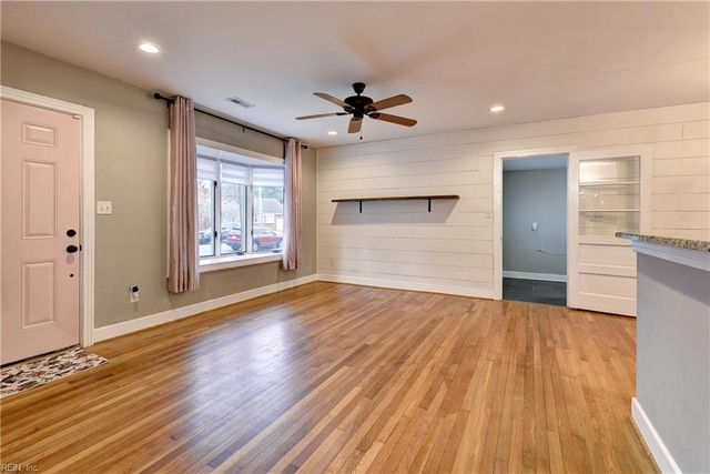 11 N Greenfield AVE, Hampton, VA 23666