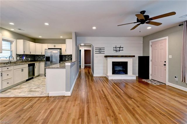 11 N Greenfield AVE, Hampton, VA 23666