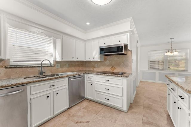 7311 17th Green Drive, Humble, TX 77346