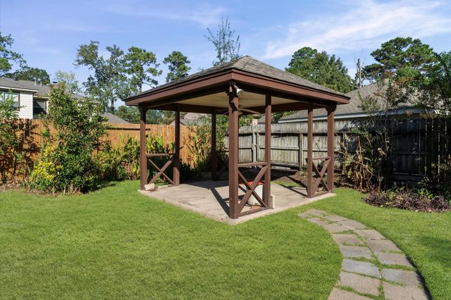 7311 17th Green Drive, Humble, TX 77346